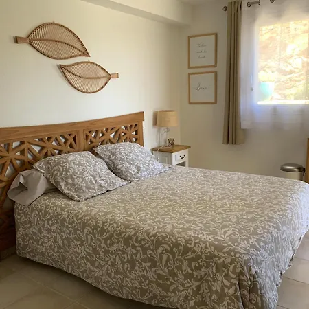 2 Dans Un Petit Paradis La Londe-les-Maures