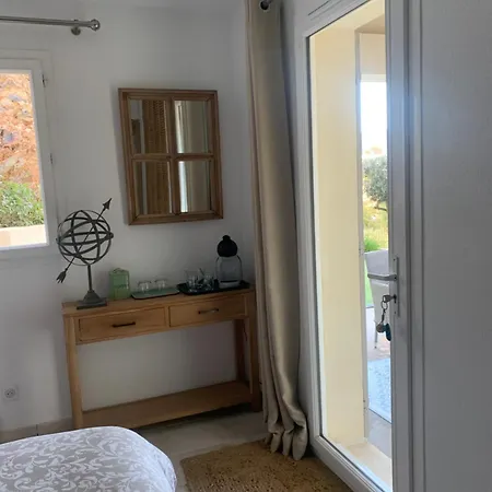 2 Dans Un Petit Paradis La Londe-les-Maures