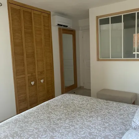 2 Dans Un Petit Paradis Bed & Breakfast